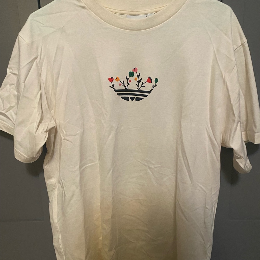 Adidas tee